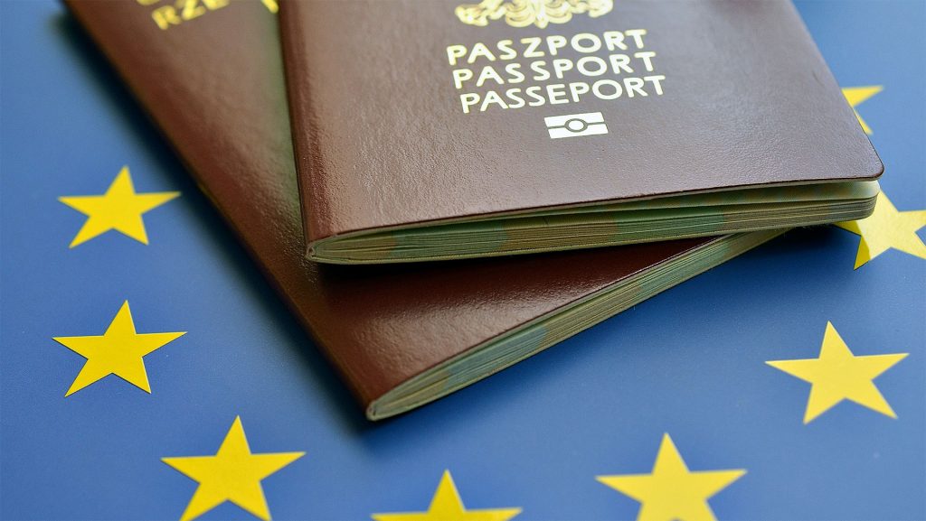 Что дает паспорт Евросоюза?