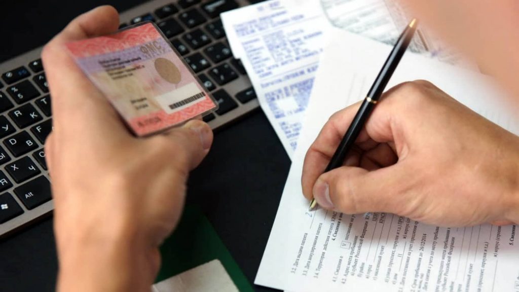 Как продлить регистрацию иностранному гражданину через МФЦ?