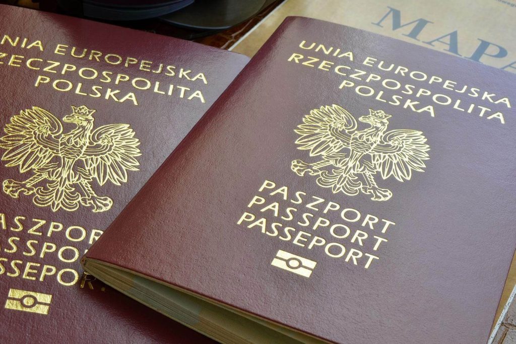 Какие нужны документы на гражданство Польши?