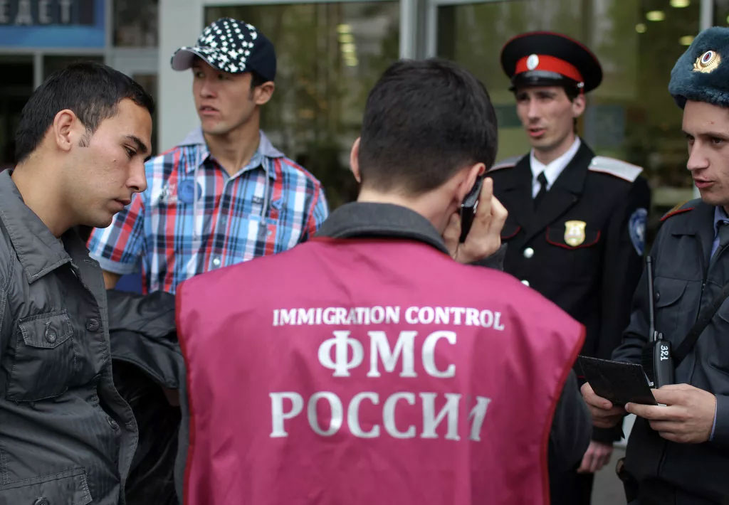 Какие правила должен соблюдать мигрант в России?