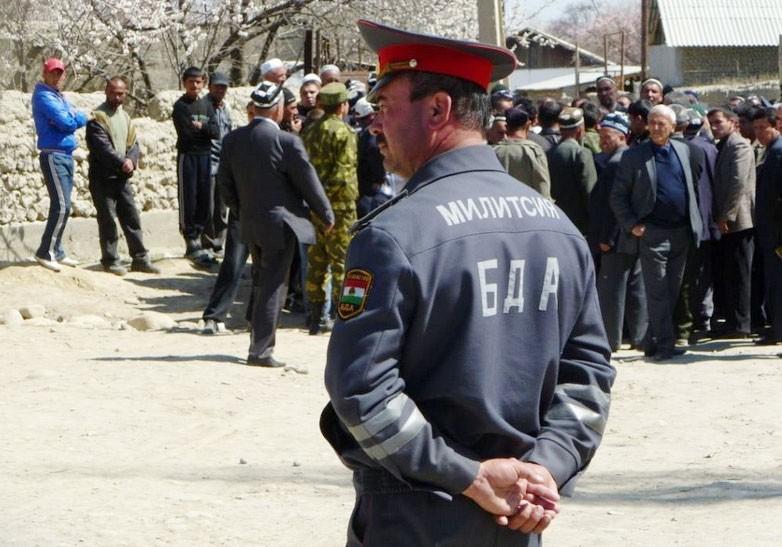 Миграционный учет в Таджикистане. Наличие регистрации у туриста в Таджикистане обязательно, за этим следят сотрудники правохранительных органов.
