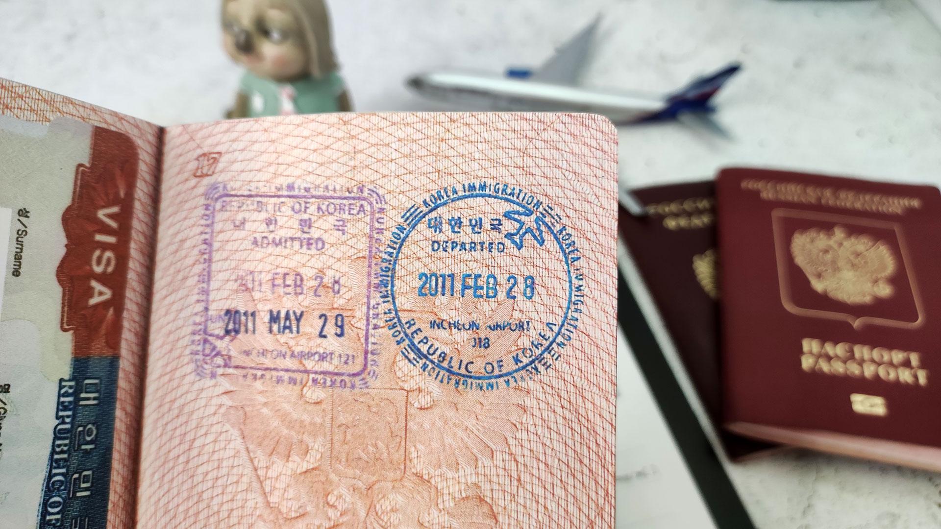 Нужна ли в корею виза для россиян. Фото на визу Корея. Виза в Корею. K-eta виза в Корею. Виза Южная Корея требования к фото.