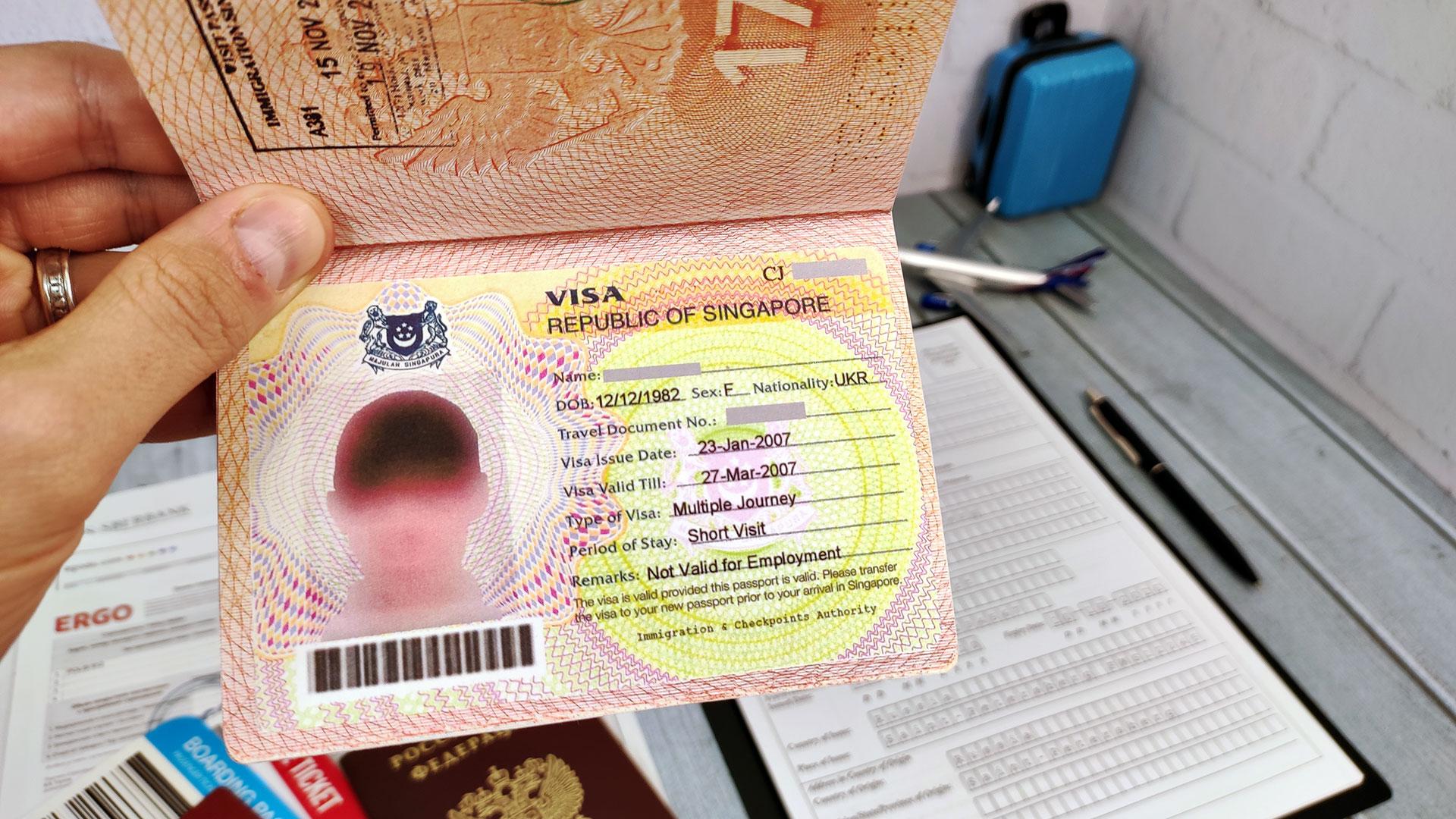 Нужна ли виза в сингапур 2024. Сингапур виза. Сингапур виза для россиян. Рабочая виза Сингапур для россиян. Сингапурская виза фото.